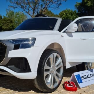Coche infantil Audi Q8 12v, blanco, MANDO RC, FULL OPTION - INDA145-JJ2066wt